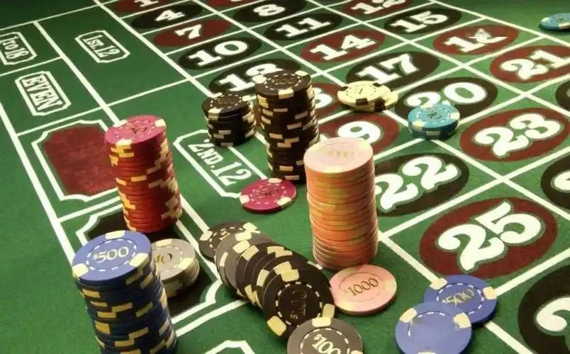 Category-specific leaderboard views showing Liga 1 football, live-dealer, and slot rankings
